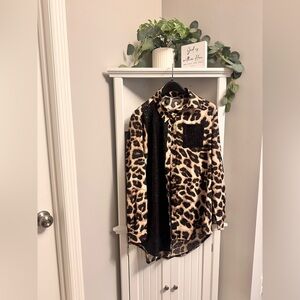 SHEIN Leopard Print long sleeve with Black Accent